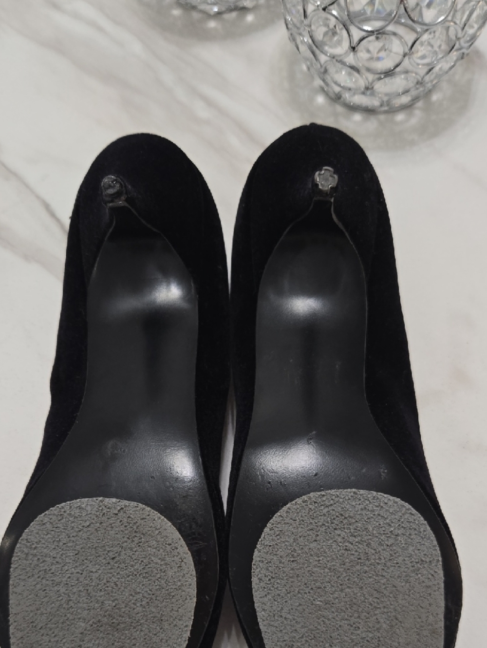 Vintage Notorious heels for Bakers-Leeds . Women's Black Suede with Gold Insole - Picture 5 of 9